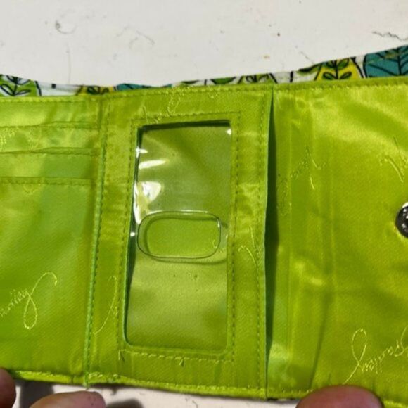 VERA Bradley Clasp Wallet - Green, Dark Green Floral Design - Picture 2 of 5